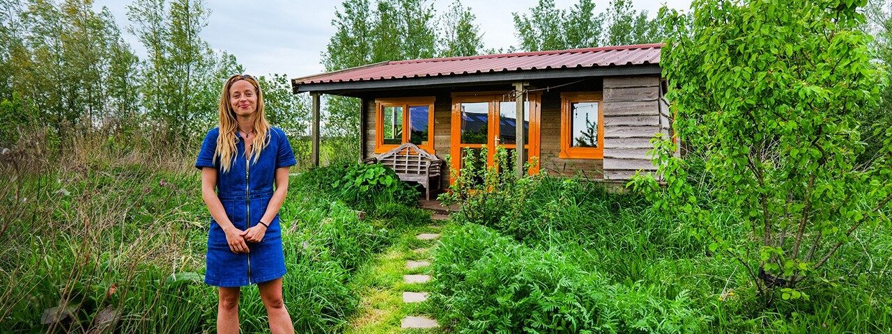 Freedom & Simple Living In A Tiny OFF-GRID Cabin!