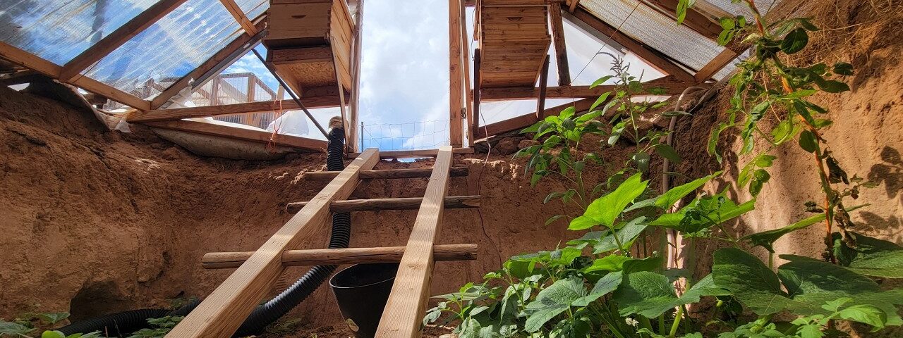 Grow Year-round GARDENING in the HIGH DESERT